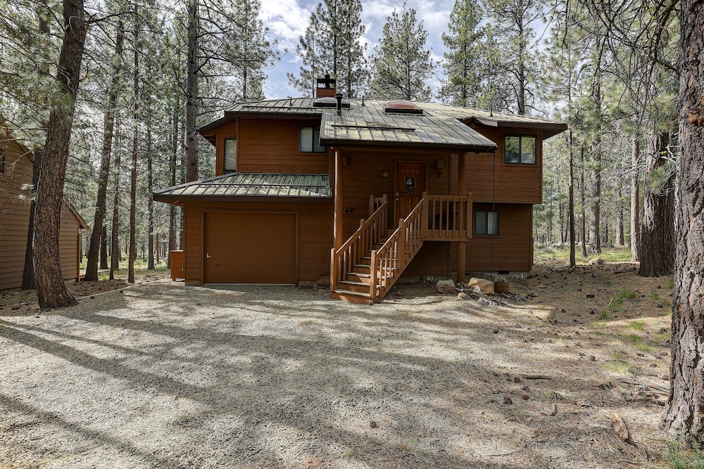 7 Cedar Private Cul de sac include Hot Tub with Forest View by RedAwning - photo 28