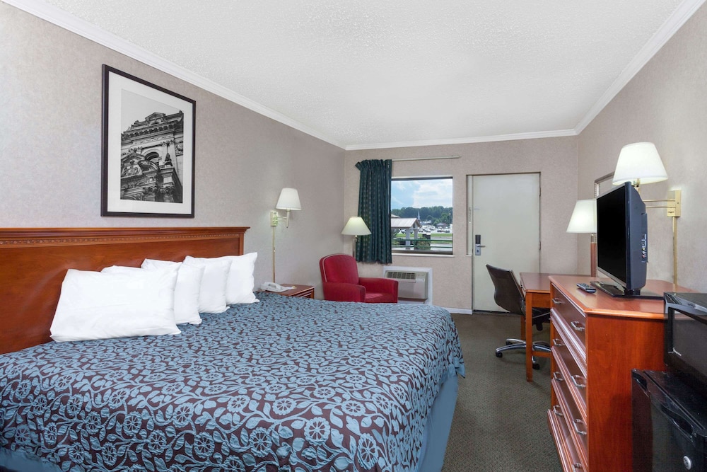 Days Inn by Wyndham Morristown - photo 10