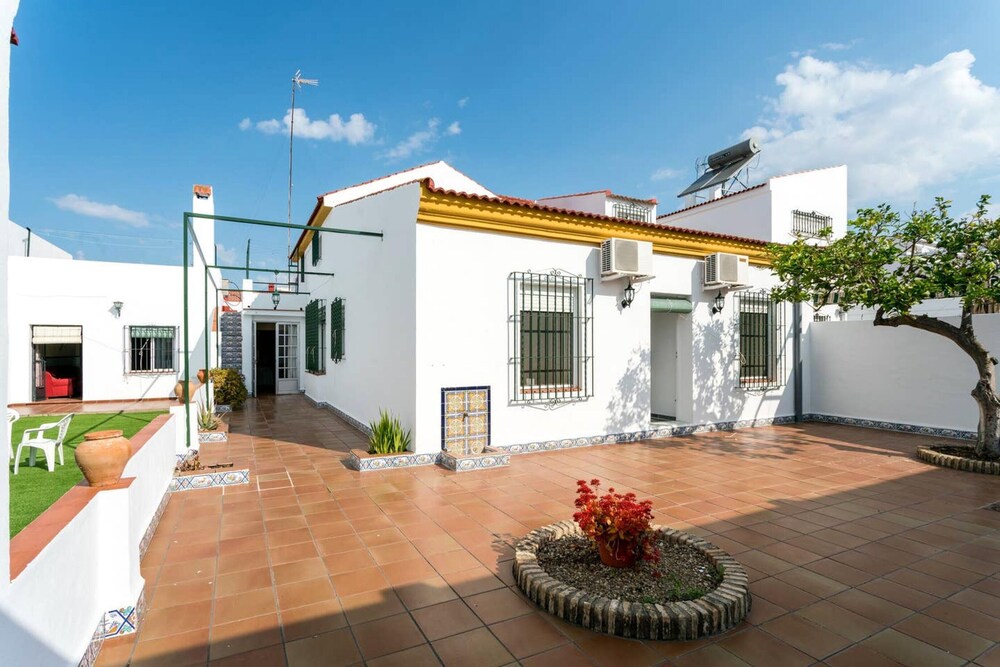 La Francesa Doñana — 4-Star Luxury Hotel in Villamanrique De La Condesa, Spain