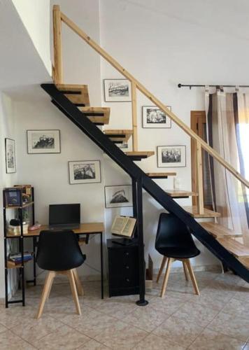 Mike’s Place — Unknown City — photo 2