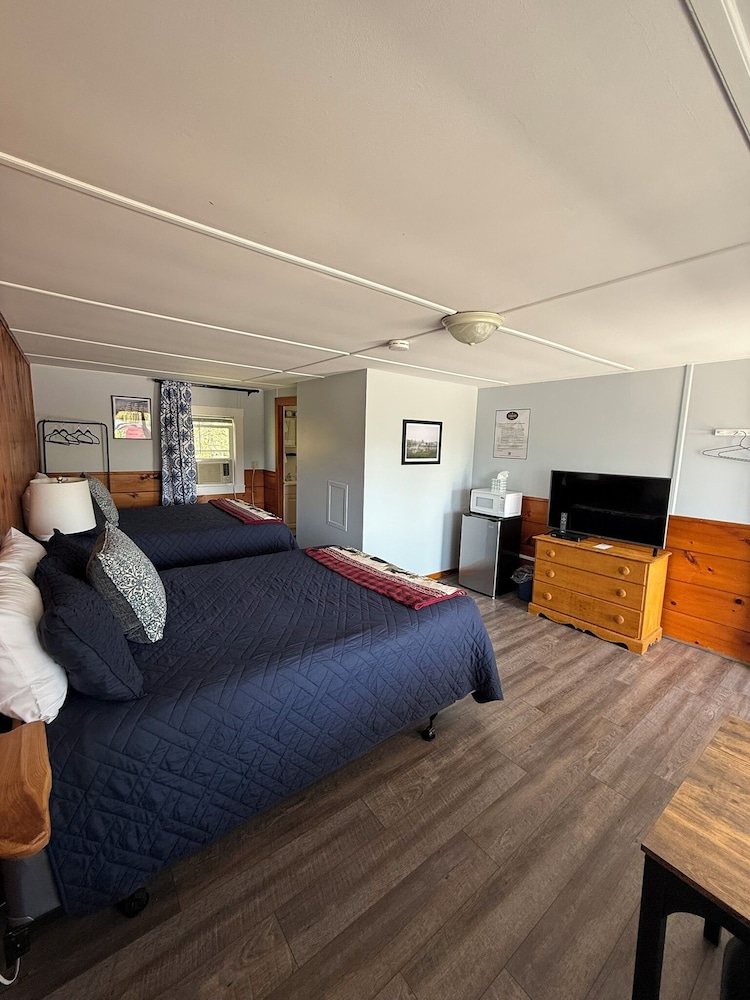 The Yardarm Motel - photo 12