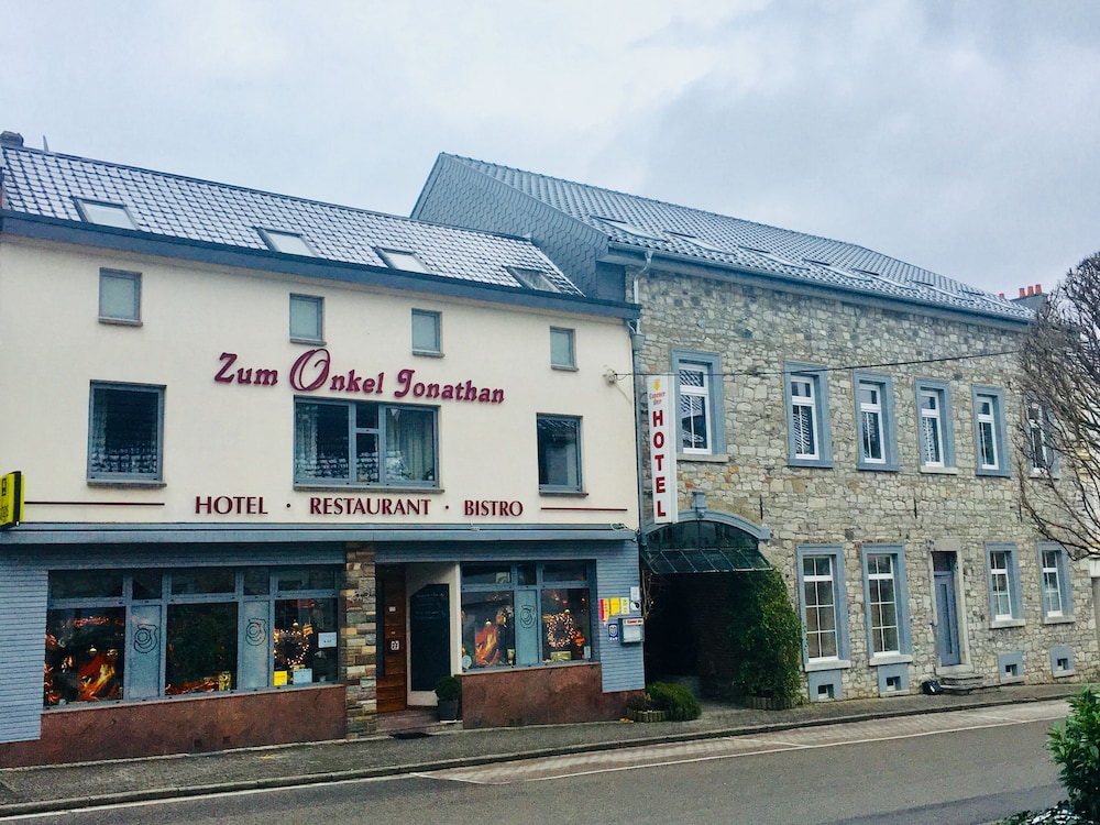 Hotel Restaurant Bistro Zum Onkel Jonathan — Raeren