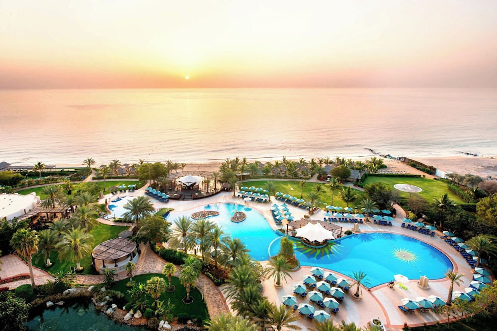 Le Méridien Al Aqah Beach Resort