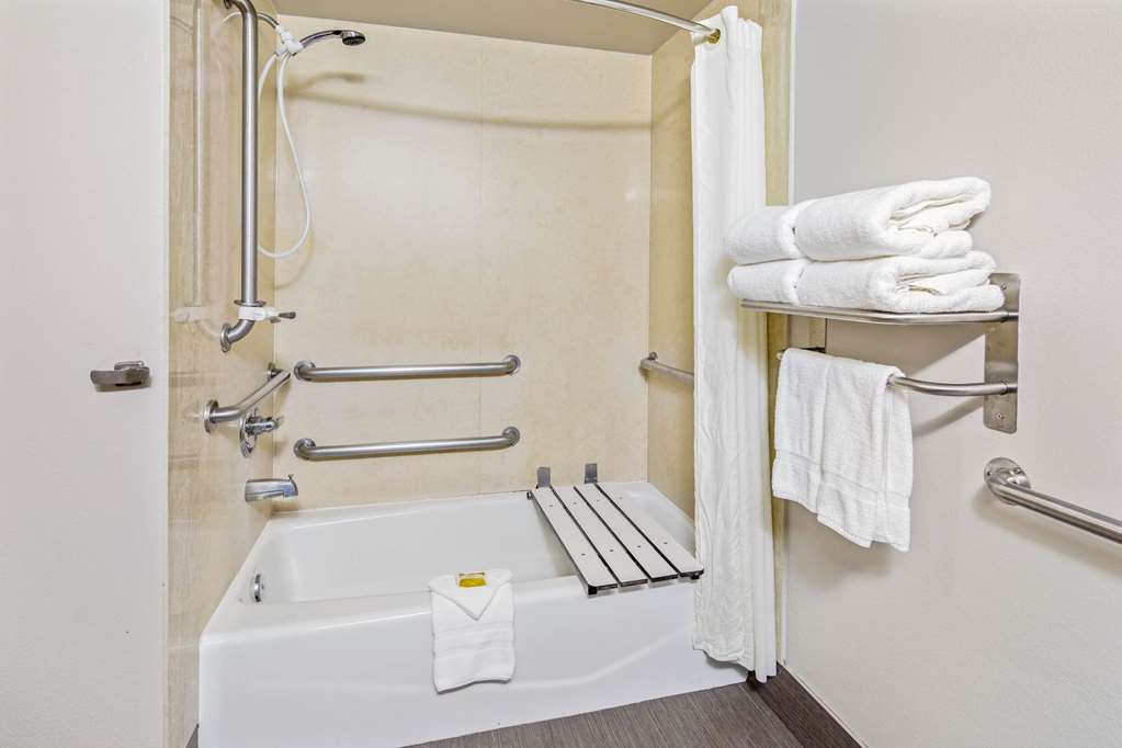 La Quinta Inn & Suites by Wyndham Temecula - photo 7