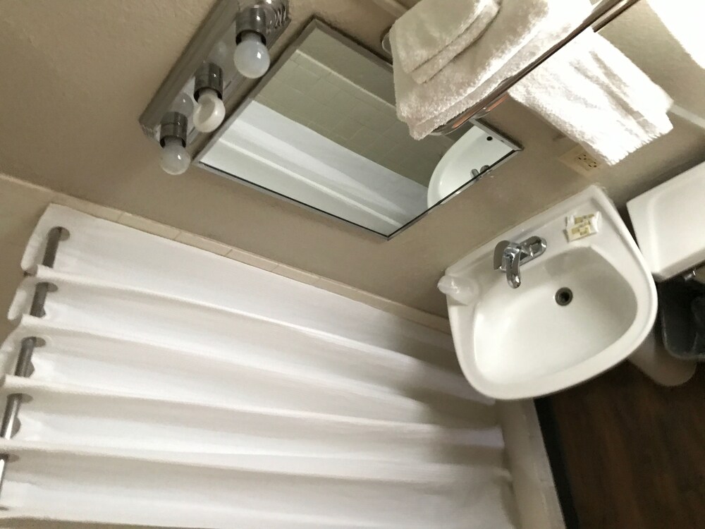 Residential Inn Extended Stay - photo 6