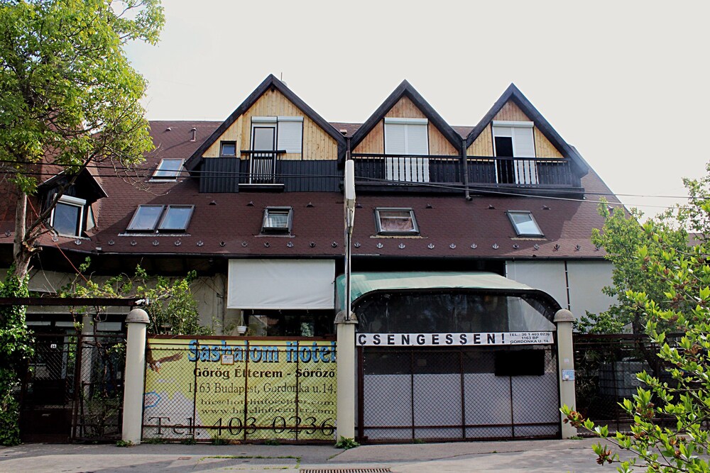 Sashalom Hotel - last minute hotel in Budapest