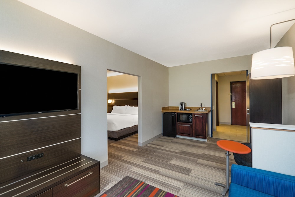 Holiday Inn Express Bloomsburg by IHG - photo 17