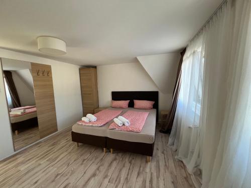 Zum Feti Hotel Und Restaurant — Ruedesheim Am Rhein