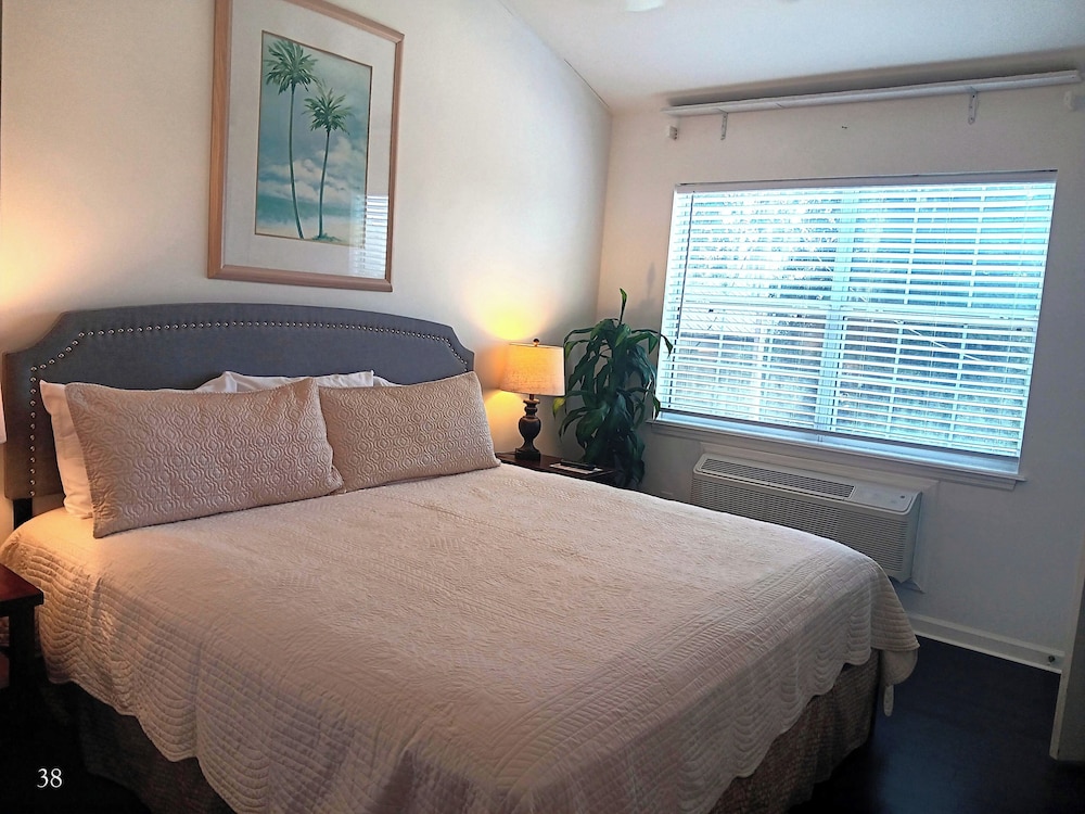 The Cozy Inn - photo 8