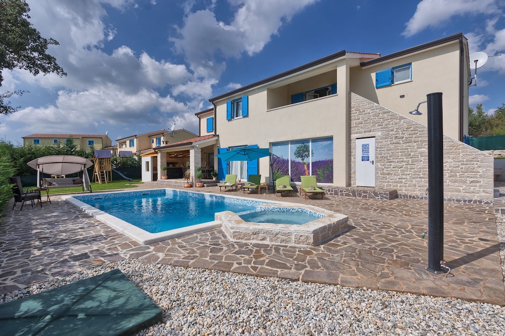 Villa 1522 — 4-Star Luxury Hotel in Zminj, Croatia