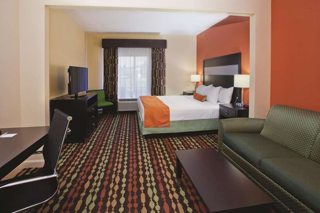 La Quinta Inn & Suites by Wyndham Florence - photo 47