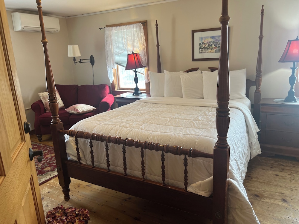 The Vermont Inn - photo 42