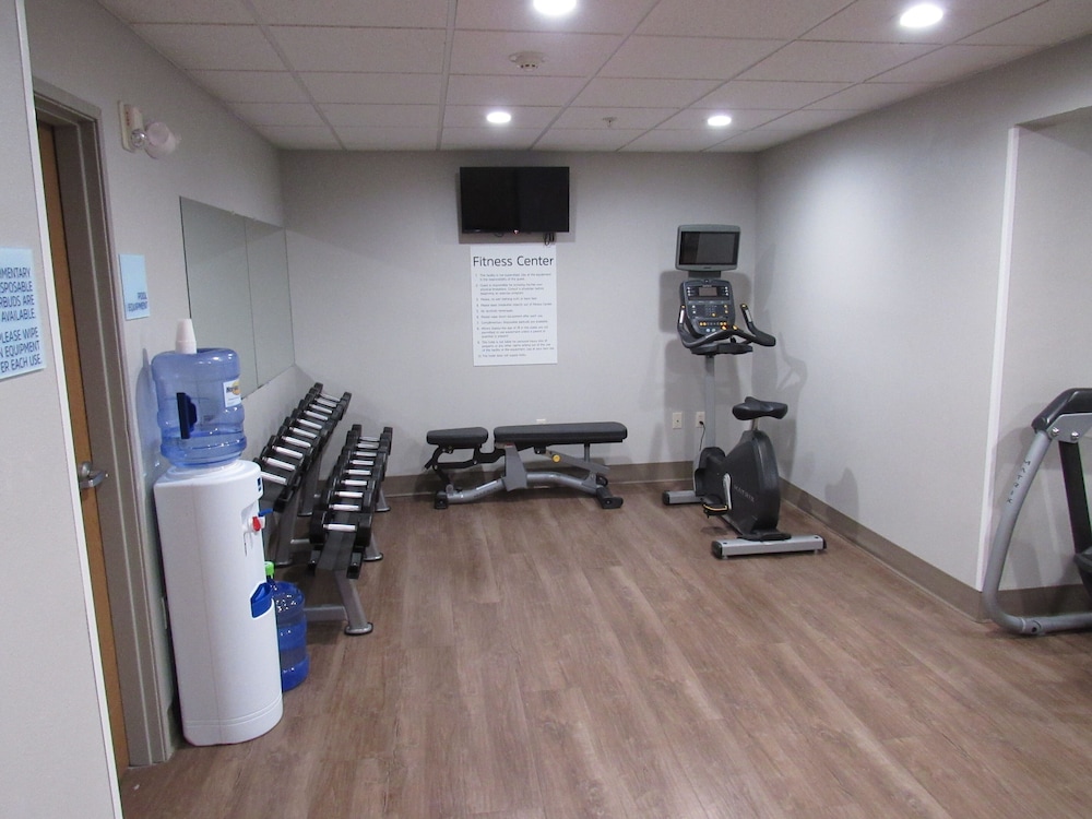 Holiday Inn Express & Suites South Lincoln by IHG - photo 55