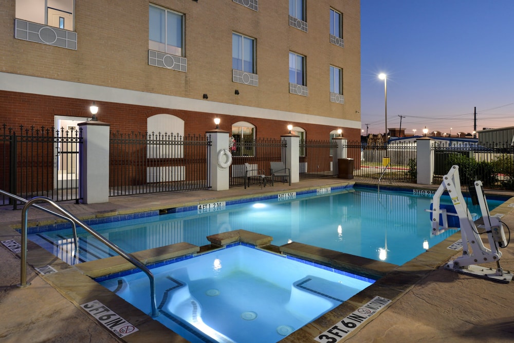 Holiday Inn Express Hotel & Suites Royse City by IHG - photo 33