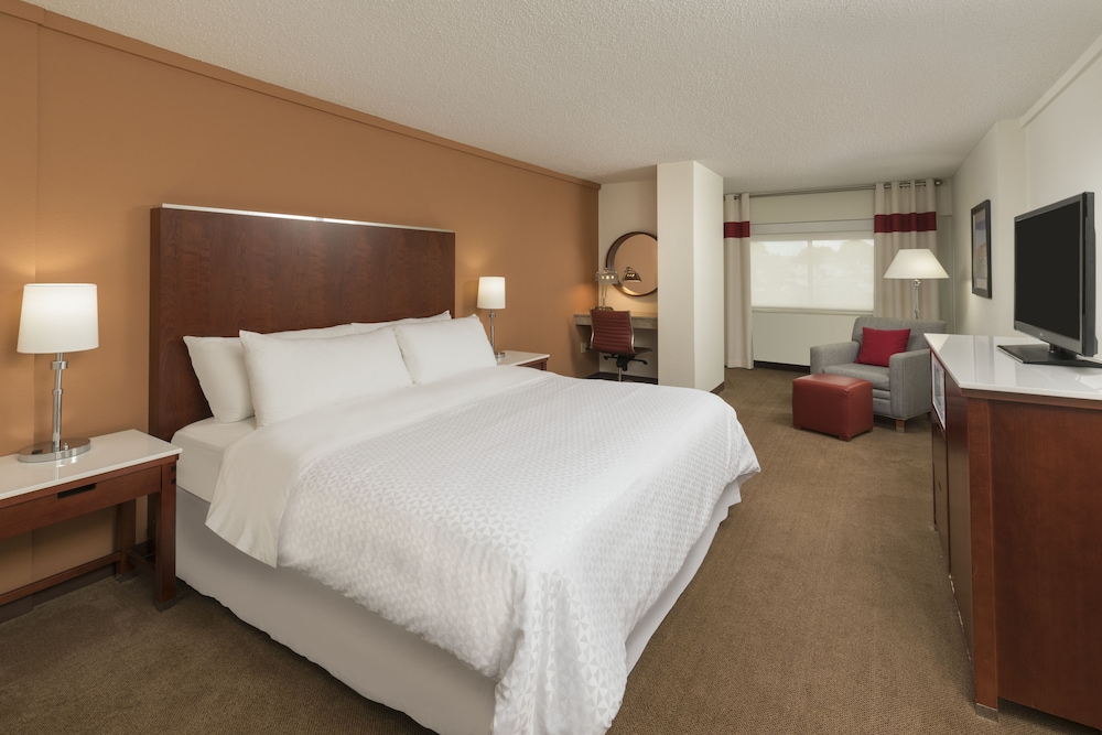 Four Points by Sheraton Boston Logan Airport Revere - photo 6
