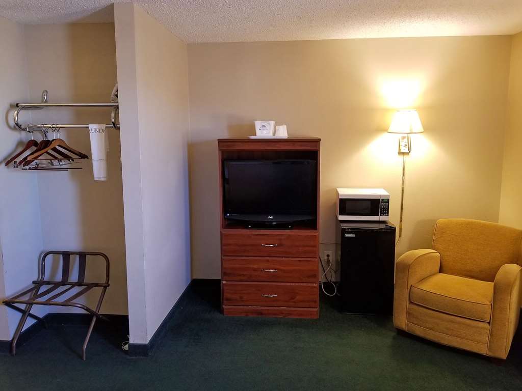 Americas Best Value Inn St. Louis South - photo 13