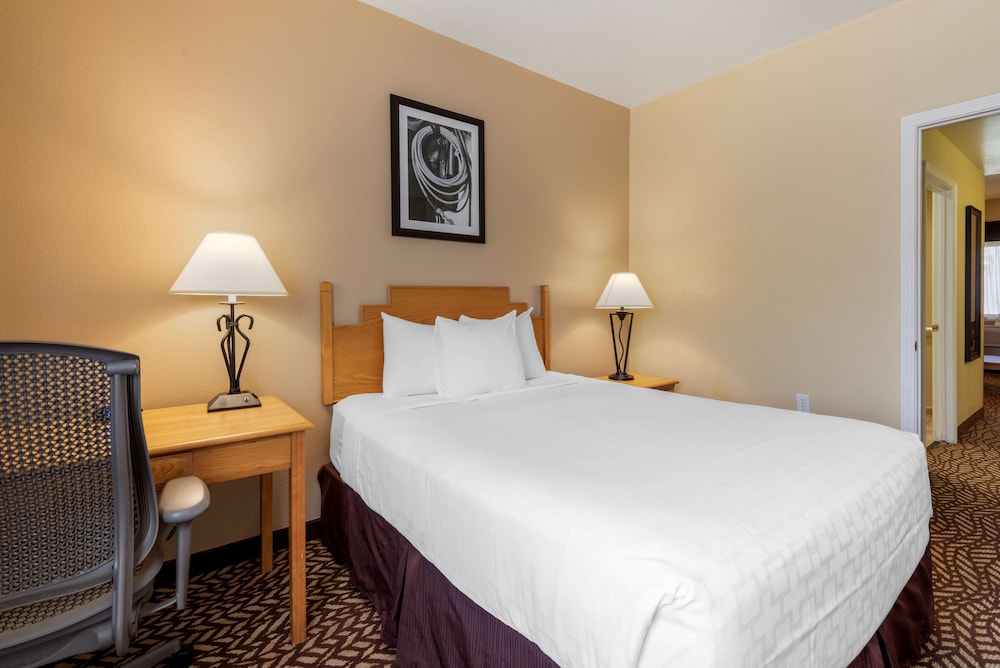 Turquoise Inn & Suites - photo 17