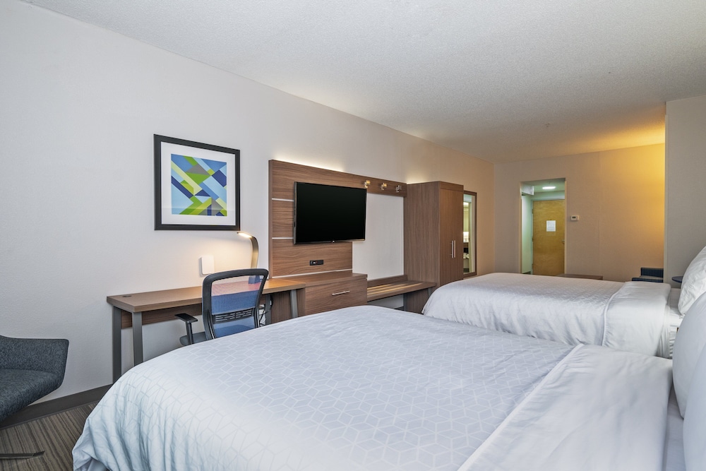 Holiday Inn Express Hotel & Suites Woodbridge by IHG - photo 12