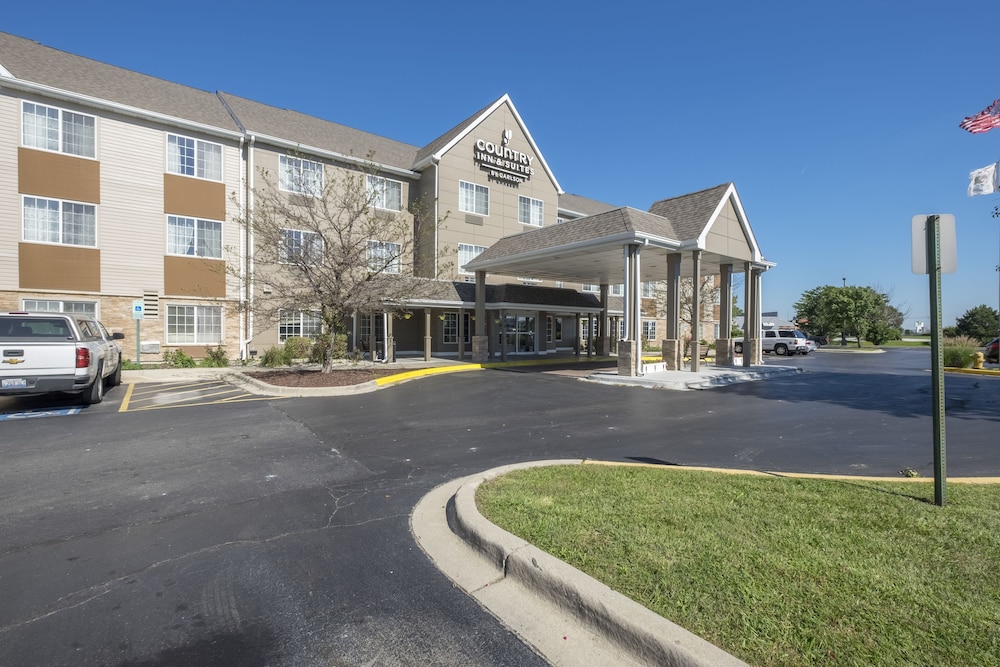 Holiday Inn Express & Suites Chicago Matteson an IHG Hotel - photo 38