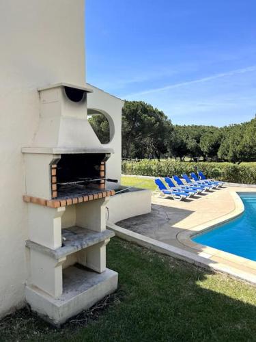 Sunny Vilamoura Golf Villa with Private Pool — 4-Star Luxury Hotel in Quarteira, Portugal