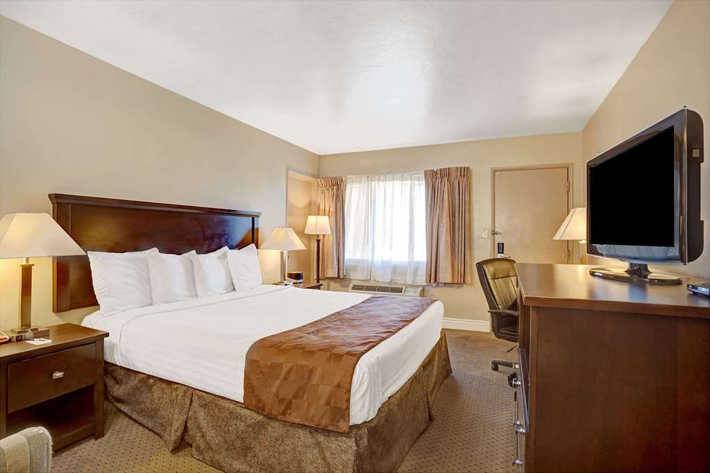 Travelodge by Wyndham Everett City Center - photo 7
