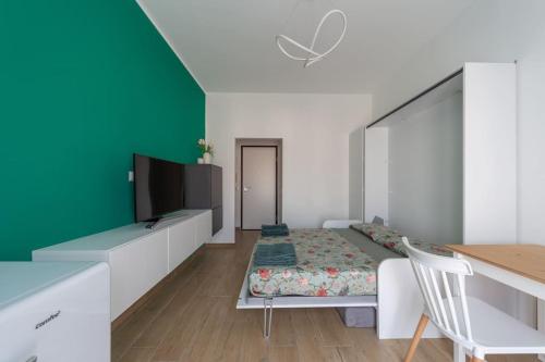 Luminoso monolocale zona Fondazione Prada — 4-Star Luxury Hotel in Milan, Italy