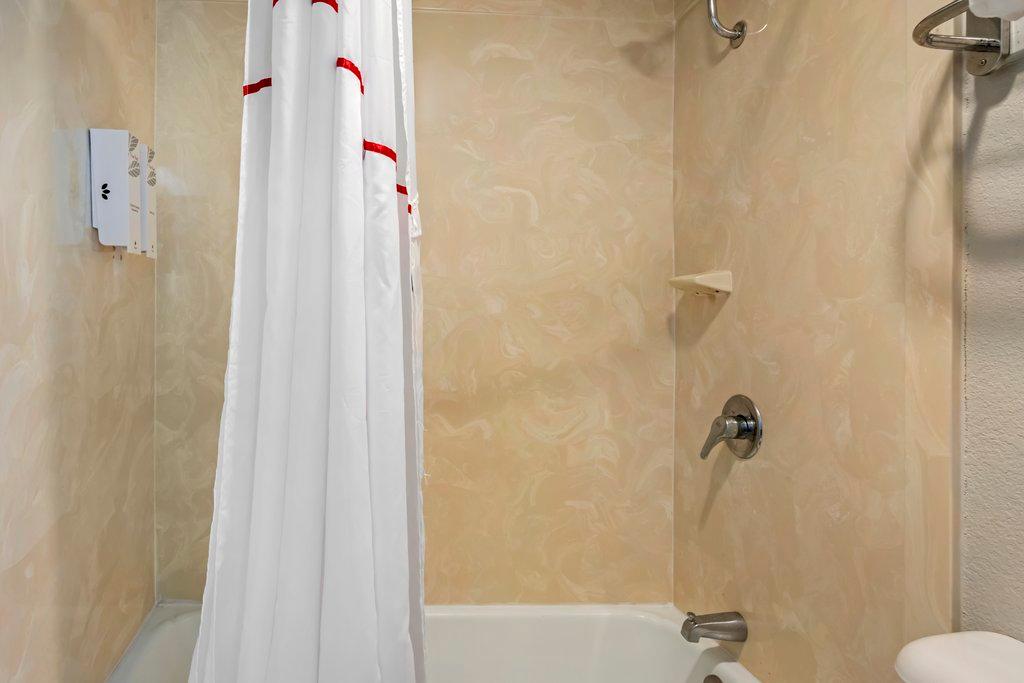 Red Roof Inn Hope - photo 18