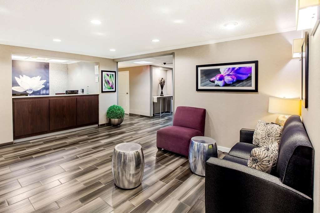 La Quinta Inn & Suites by Wyndham Houston Baytown East - photo 6