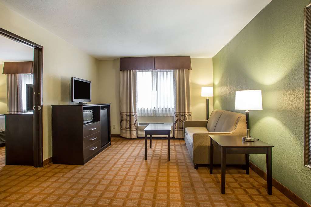Quality Inn & Suites Marinette - photo 43
