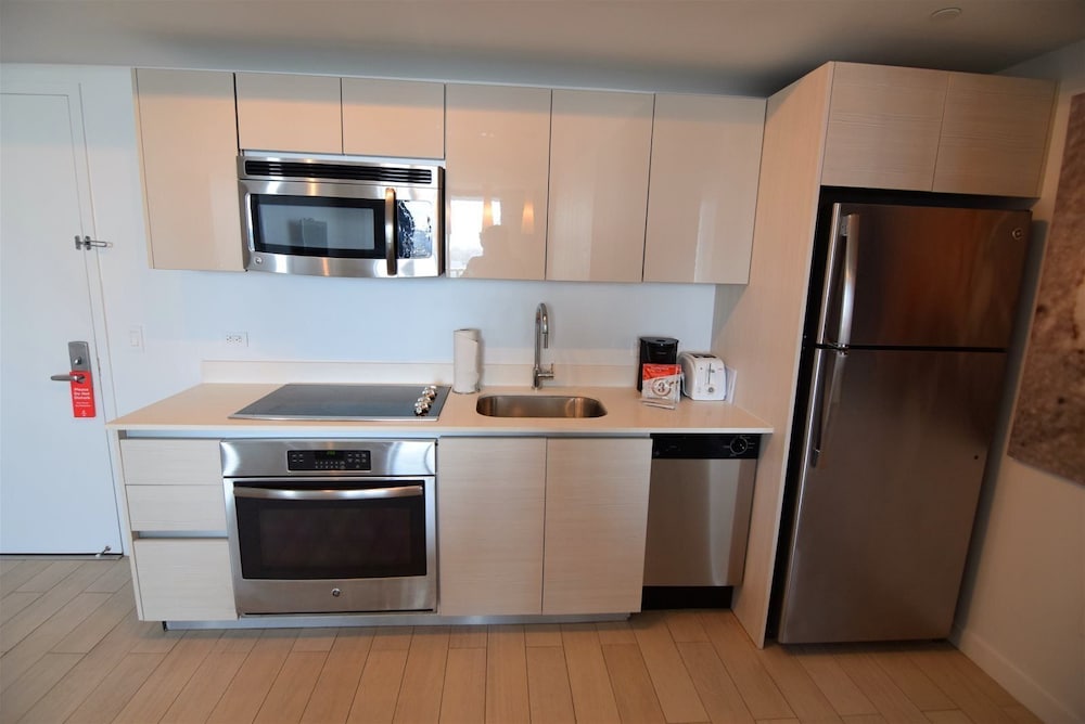 Stuning Ocean View 3 Bed 3 Bath Across The Beach @ Beachwalk - photo 8