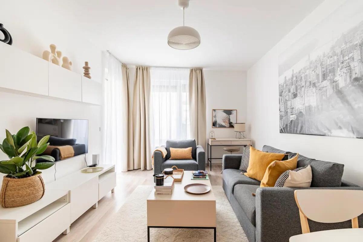 Fun & Comfort Budapest Centre Apartment — 4-Star Luxury Hotel in Budapest, Hungary