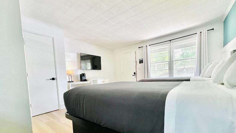 Motel Luzerne - photo 100