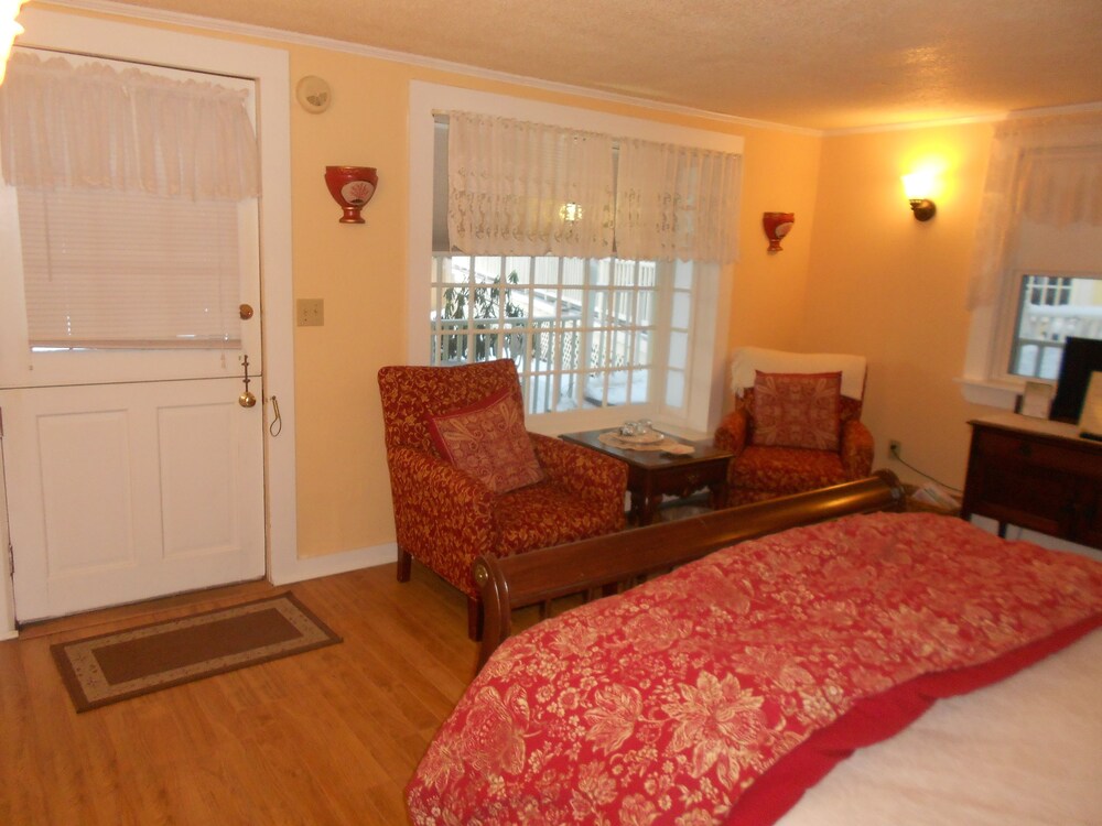 Eastman Inn - photo 9