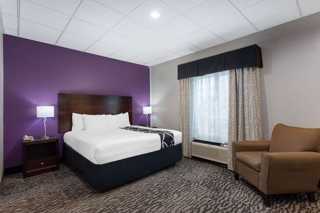 La Quinta Inn & Suites by Wyndham Huntsville Airport Madison - photo 26
