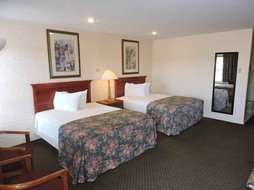 Indian Hills Inn & RV Park - photo 15