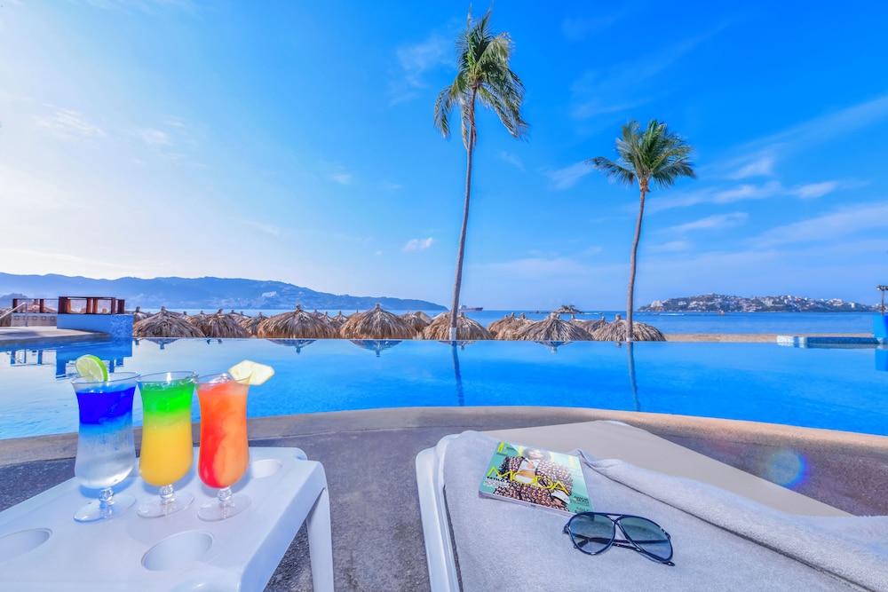 Krystal Beach Acapulco — hotel in Acapulco De Juarez