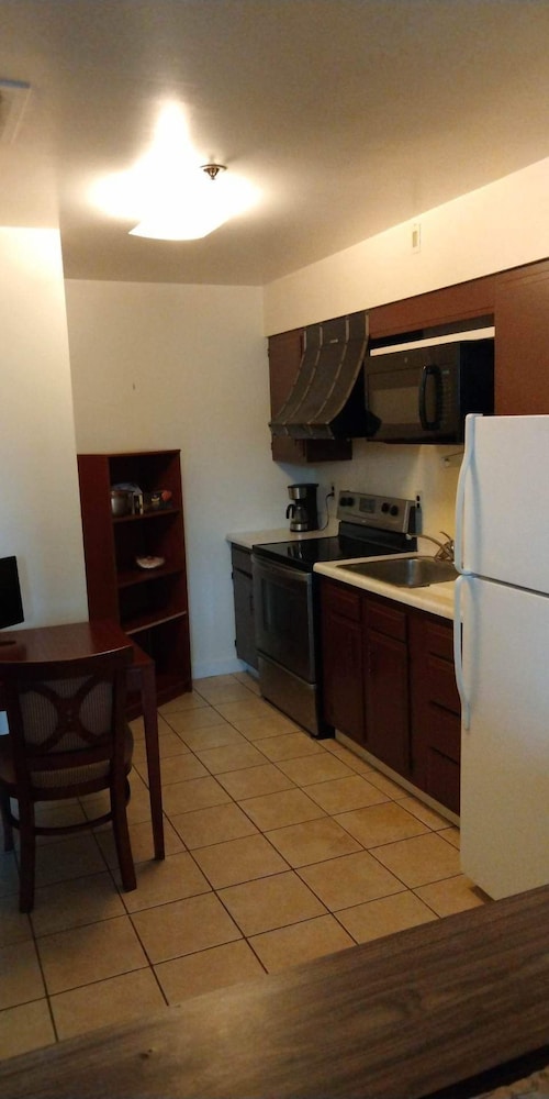 McLure Inn and Suites - photo 7
