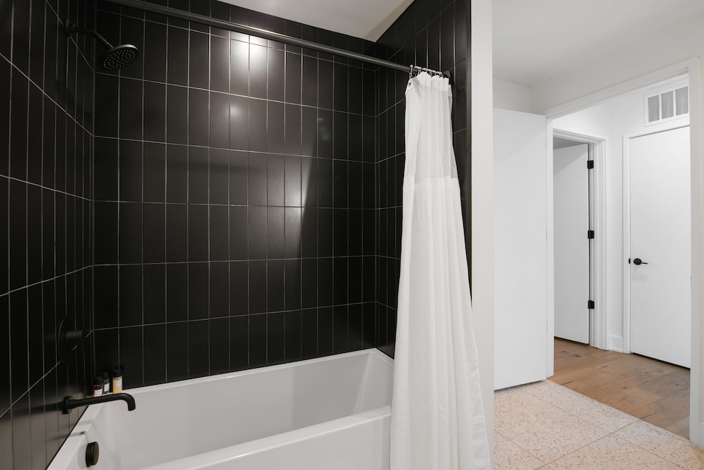 Austin Condo Hotel - photo 735