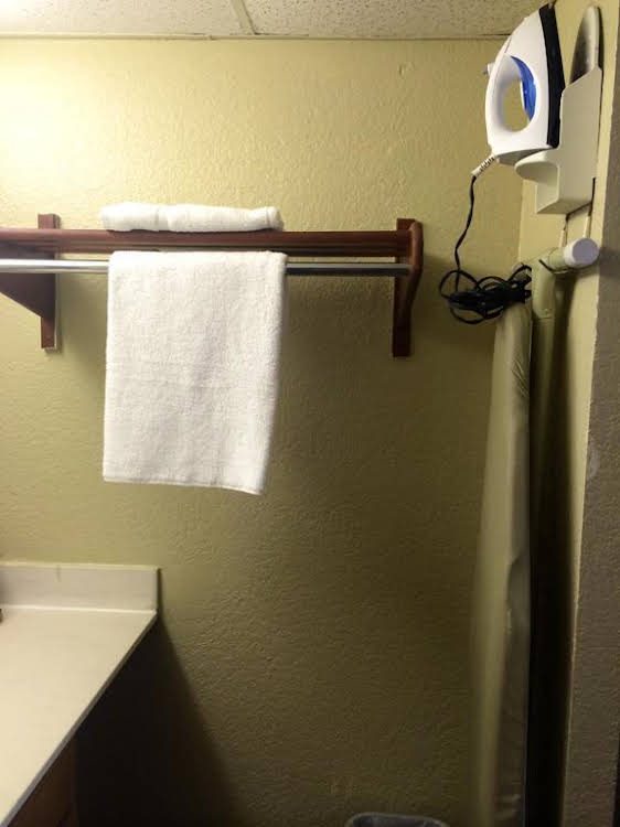 Best Airport Inn - photo 15