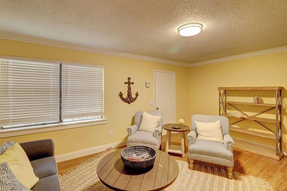 Family 2BR Retreat Near Beach Pool Hilton Head — hotel near Hilton Head Airport