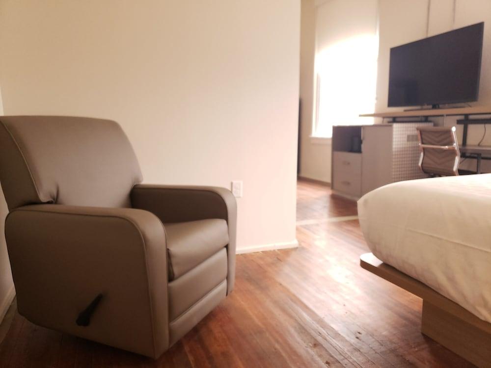 Inn at Blackstone - photo 8