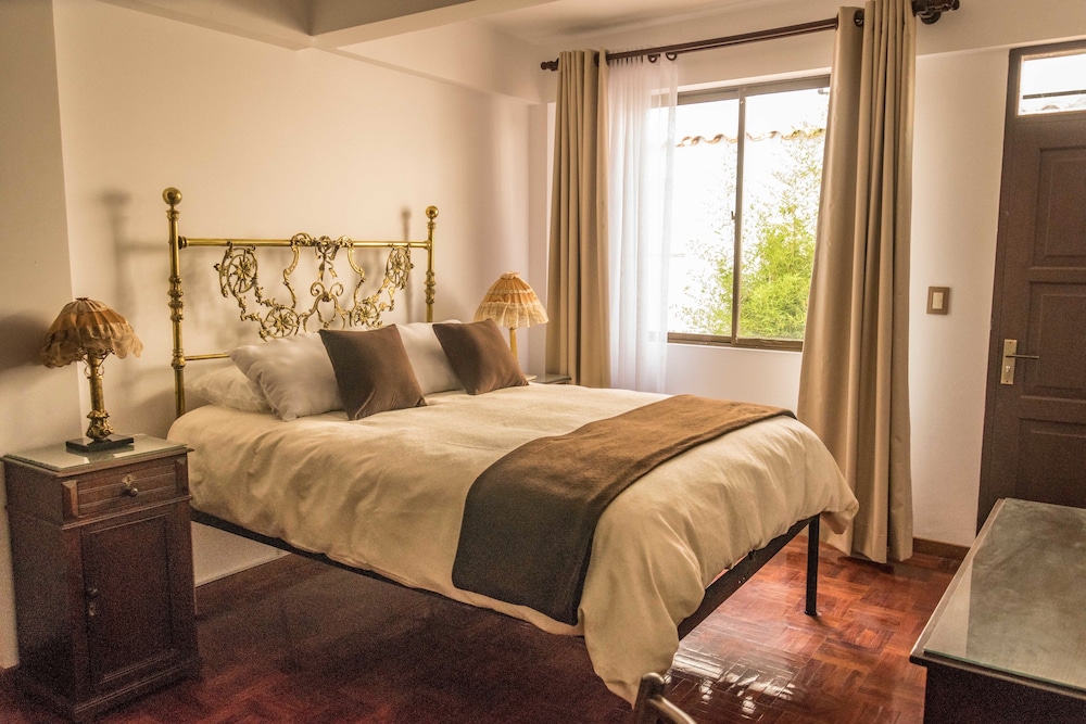 Cokro Hinggil Traditional View — hotel in Ngemplak