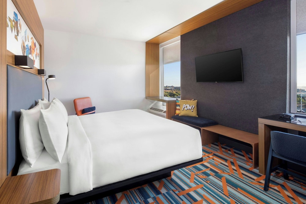 Aloft Phoenix Airport - photo 12