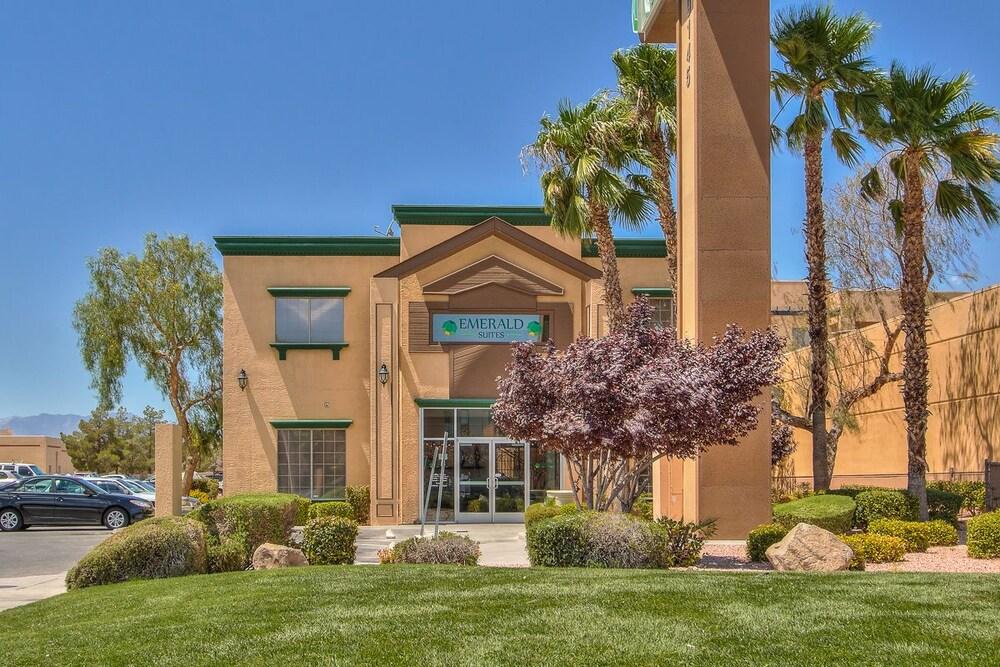 Emerald Suites Las Vegas - photo 2