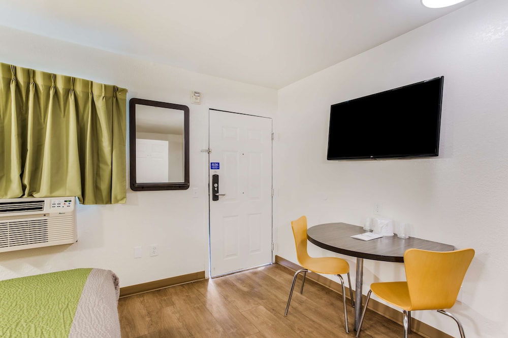Motel 6 Jacksonville FL South - photo 18