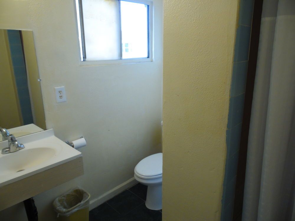Ec Motel - photo 20