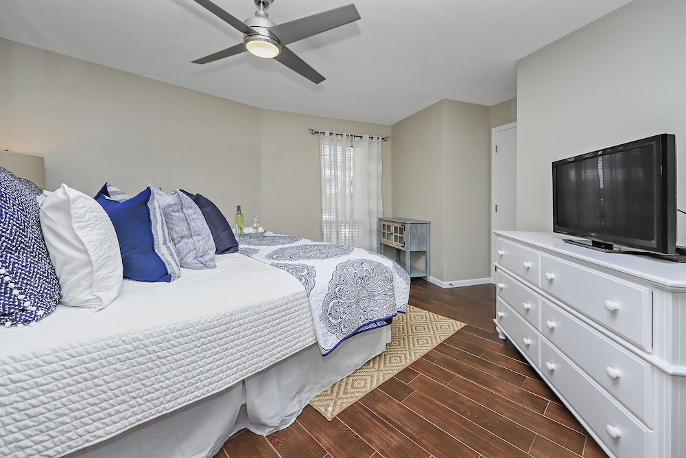 Edgewater Tower 2 105 1393775 2 Bedroom Condo - photo 3