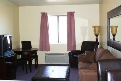 American Regency Suites - photo 7