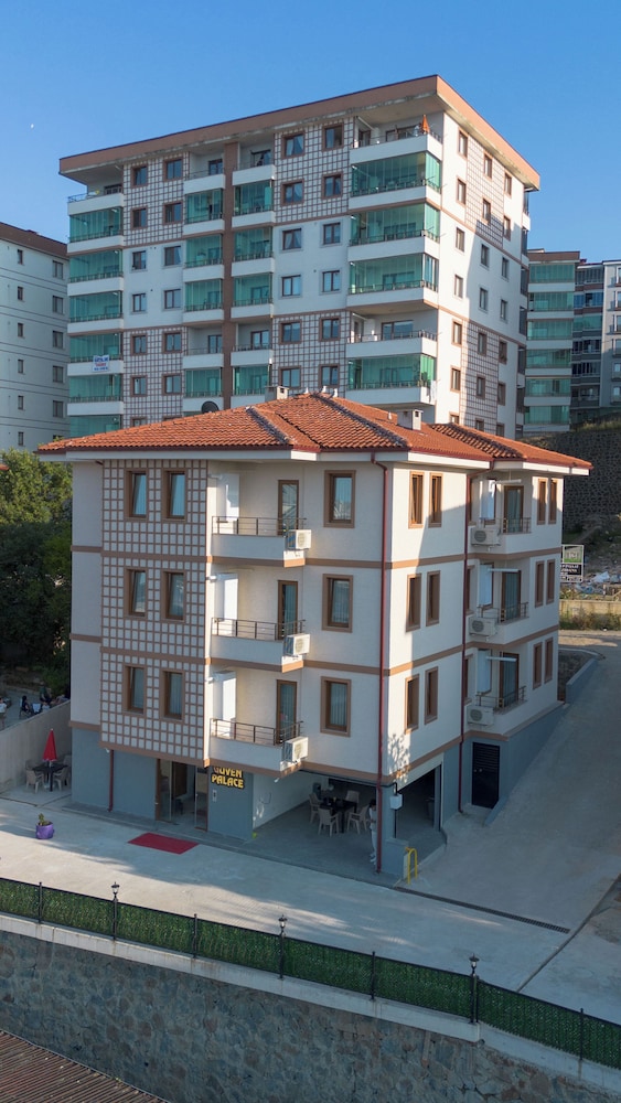 Güven Palace Suites — hotel in Surmene