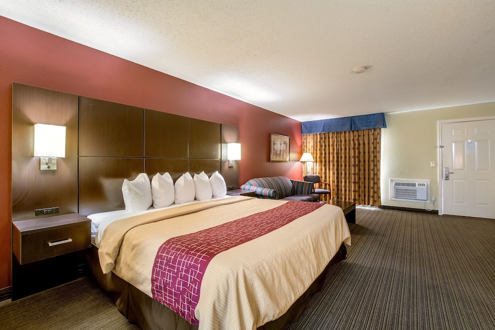 Red Roof Inn Vincennes - photo 8